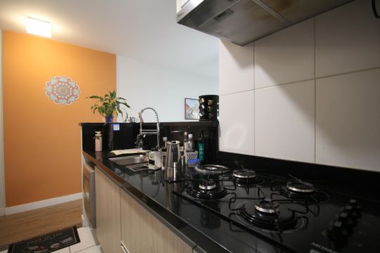 Cozinha de apartamento à venda com 2 quartos, 66m² em Vila Suzana, São Paulo