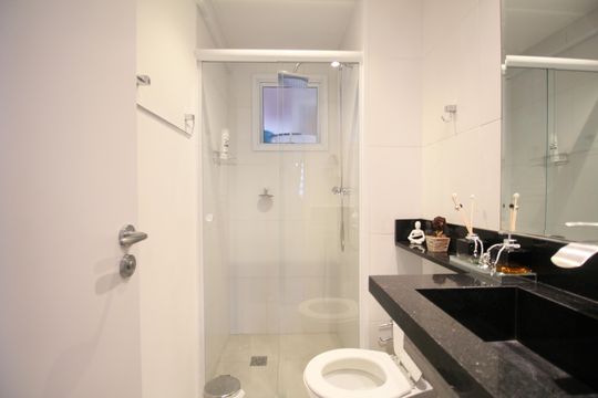 Banheiro Social de apartamento à venda com 2 quartos, 66m² em Vila Suzana, São Paulo