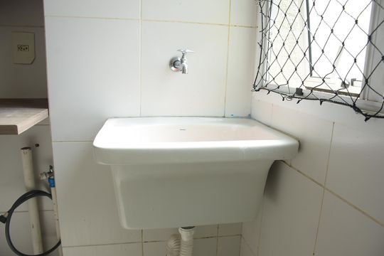 Tanque de apartamento para alugar com 2 quartos, 58m² em Vila Monte Carlo, Cachoeirinha