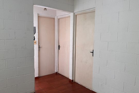 Corredor de apartamento para alugar com 2 quartos, 50m² em Jardim Rio das Pedras, Cotia