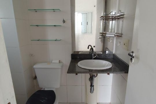 Banheiro 2 de apartamento para alugar com 3 quartos, 64m² em Vila das Belezas, São Paulo