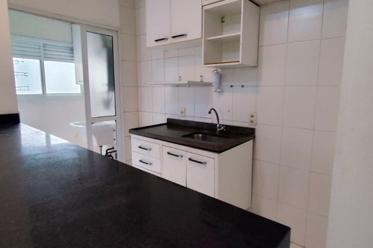 Cozinha de apartamento para alugar com 3 quartos, 64m² em Vila das Belezas, São Paulo