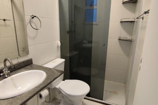 Banheiro 1 de apartamento para alugar com 3 quartos, 64m² em Vila das Belezas, São Paulo
