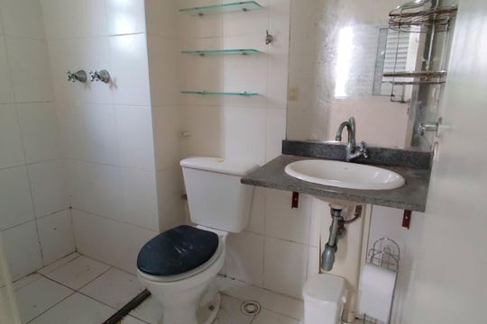 Banheiro 2 de apartamento para alugar com 3 quartos, 64m² em Vila das Belezas, São Paulo