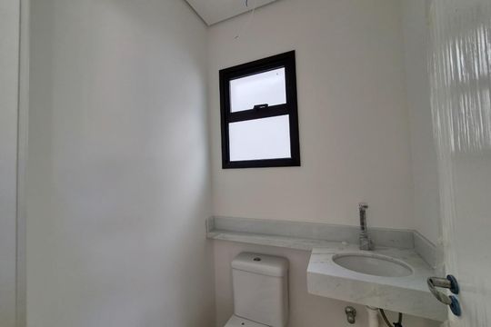 Banheiro de casa de condomínio à venda com 3 quartos, 152m² em Jardim Panorama, Vinhedo