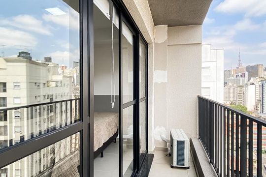 Varanda de kitnet/studio à venda com 1 quarto, 30m² em Bela Vista, São Paulo
