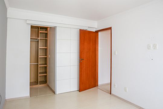 Quarto 1 de apartamento para alugar com 2 quartos, 78m² em Bom Retiro, São Paulo