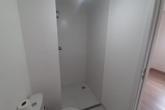 Banheiro 2 de apartamento para alugar com 1 quarto, 29m² em Alto da Boa Vista, São Paulo
