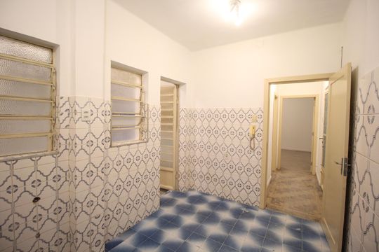 Cozinha de apartamento à venda com 3 quartos, 77m² em Floresta, Porto Alegre
