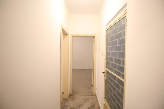 Corredor de apartamento à venda com 3 quartos, 77m² em Floresta, Porto Alegre