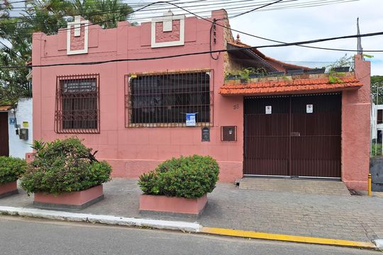 Fachada de casa à venda com 3 quartos, 204m² em Barreto, Niterói