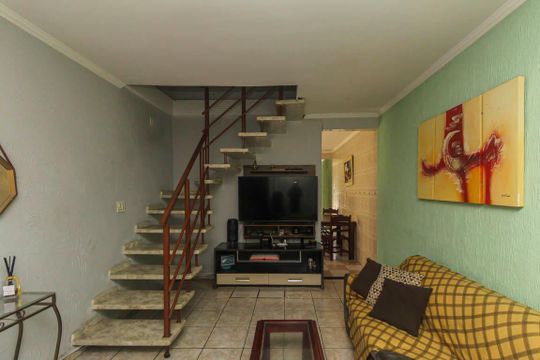 Casa à venda com 4 quartos, 205m² em Vila Alzira, São Paulo