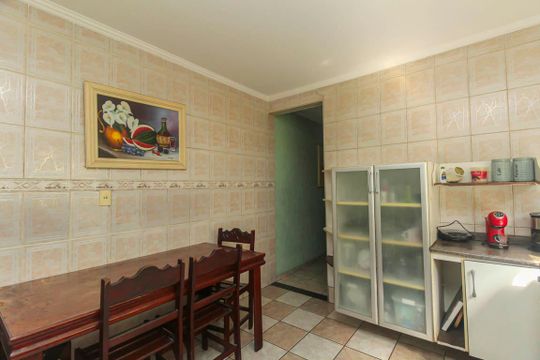 Cozinha de casa à venda com 4 quartos, 205m² em Vila Alzira, São Paulo
