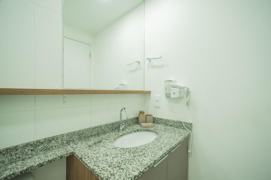 Banheiro de kitnet/studio à venda com 1 quarto, 27m² em Vila Clementino, São Paulo