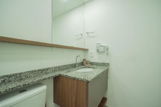 Banheiro de kitnet/studio à venda com 1 quarto, 27m² em Vila Clementino, São Paulo