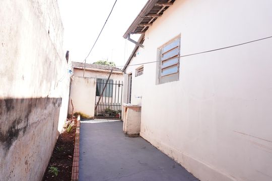 Área de serviço de casa para alugar com 2 quartos, 250m² em Jardim Sao Carlos, São Carlos