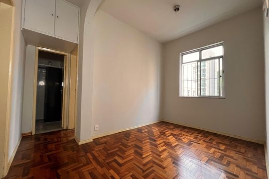 Apartamento para alugar com 2 quartos, 61m² em Centro, Juiz de Fora