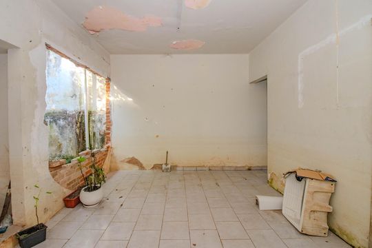 Sala de casa à venda com 2 quartos, 181m² em São Geraldo, Porto Alegre