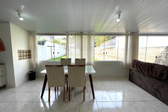 Casa para alugar com 2 quartos, 110m² em Rincão, Novo Hamburgo