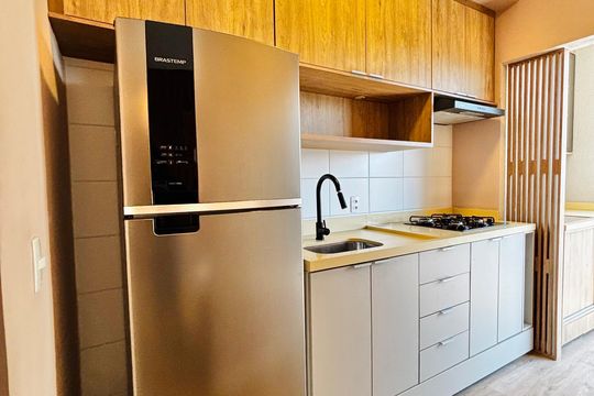 Cozinha de apartamento para alugar com 2 quartos, 52m² em Alphaville Empresarial, Barueri