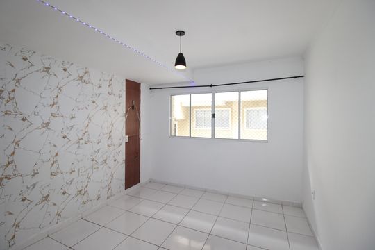Casa de Condomínio para alugar com 3 quartos, 115m² em Vila Carmosina, São Paulo