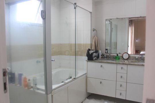 Banheiro da Suíte 1 de apartamento à venda com 3 quartos, 156m² em Santa Paula, São Caetano do Sul
