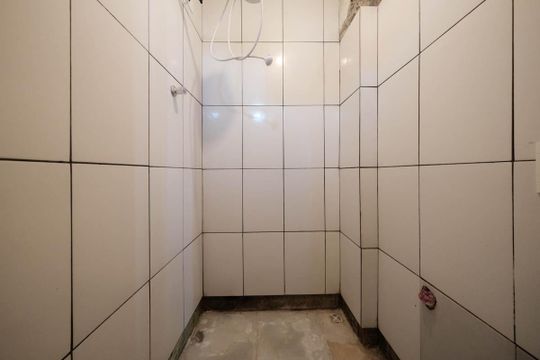 Banheiro de casa para alugar com 1 quarto, 50m² em Burgo Paulista, São Paulo