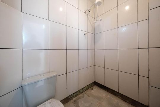 Banheiro de casa para alugar com 1 quarto, 50m² em Burgo Paulista, São Paulo