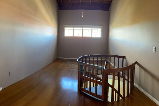 Corredor de casa à venda com 3 quartos, 277m² em Cavalhada, Porto Alegre