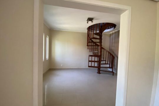Sala de casa à venda com 3 quartos, 277m² em Cavalhada, Porto Alegre
