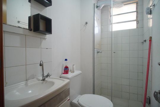 Banheiro de apartamento para alugar com 2 quartos, 44m² em São José, São Leopoldo
