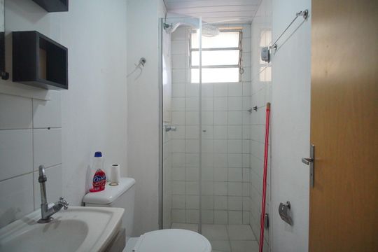 Banheiro de apartamento para alugar com 2 quartos, 44m² em São José, São Leopoldo