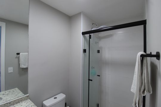 Banheiro da Suíte de apartamento para alugar com 1 quarto, 25m² em Vila Nova Conceição, São Paulo