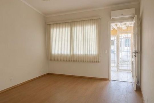 Casa à venda com 3 quartos, 130m² em Vila Cordeiro, São Paulo