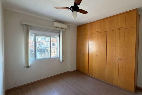 Casa à venda com 3 quartos, 130m² em Vila Cordeiro, São Paulo