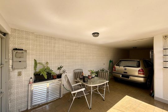 Garagem  de casa à venda com 3 quartos, 400m² em Chácara Santo Antônio (zona Sul), São Paulo