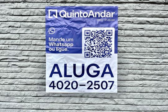 Plaquinha instalada de apartamento para alugar com 2 quartos, 80m² em Vila Clementino, São Paulo