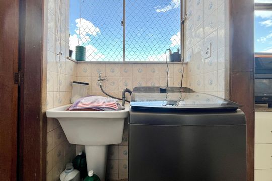Apartamento à venda com 4 quartos, 90m² em Horto, Belo Horizonte