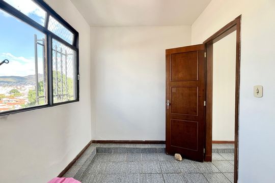 Apartamento à venda com 4 quartos, 90m² em Horto, Belo Horizonte