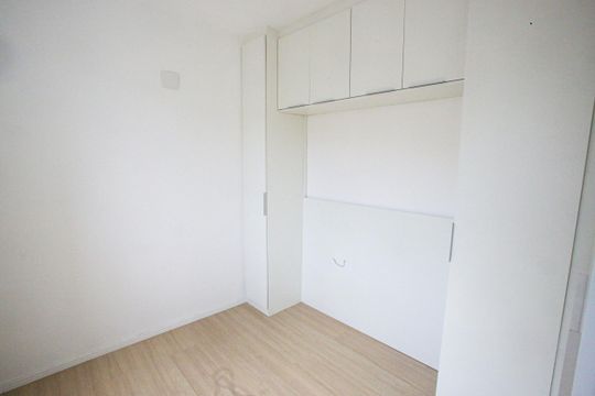 Quarto 1 de kitnet/studio à venda com 1 quarto, 37m² em Taquara, Rio de Janeiro