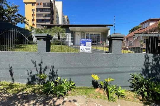 Placa Instalada em 17/09/2026 - Cod.QLYB-81 de casa à venda com 3 quartos, 176m² em Vila Nova, Novo Hamburgo