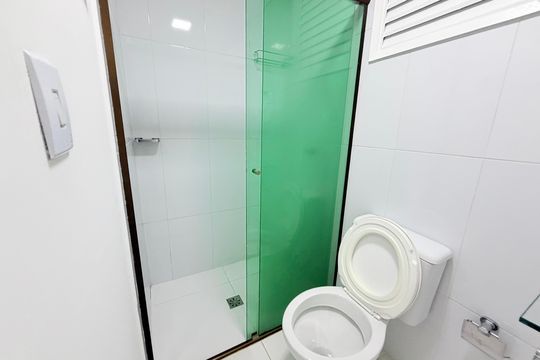 Banheiro de apartamento à venda com 3 quartos, 64m² em Vila das Belezas, São Paulo