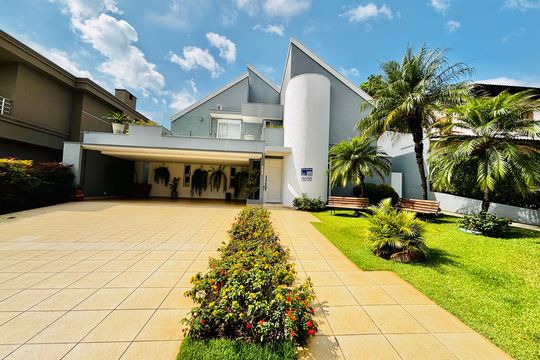 Casa de Condomínio para alugar com 6 quartos, 550m² em Jardim Paulista, Barueri