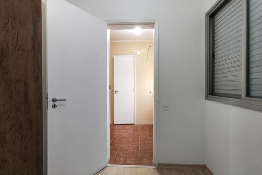 Quarto de Serviço de apartamento para alugar com 2 quartos, 71m² em Vila Guarani, São Paulo