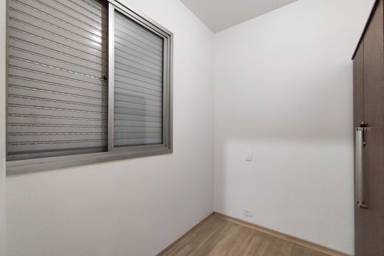 Quarto de Serviço de apartamento para alugar com 2 quartos, 71m² em Vila Guarani, São Paulo