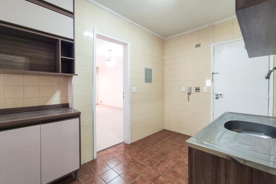 Cozinha de apartamento para alugar com 2 quartos, 71m² em Vila Guarani, São Paulo