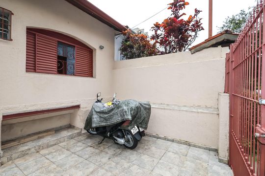 Garagem de casa à venda com 3 quartos, 120m² em Ipiranga, São Paulo