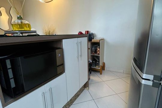 Cozinha de apartamento à venda com 2 quartos, 55m² em Vila Augusta, Guarulhos
