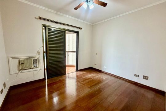 Quarto de apartamento à venda com 4 quartos, 173m² em Itaim Bibi, São Paulo