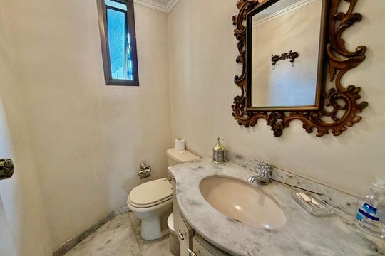 Lavabo de apartamento à venda com 4 quartos, 173m² em Itaim Bibi, São Paulo